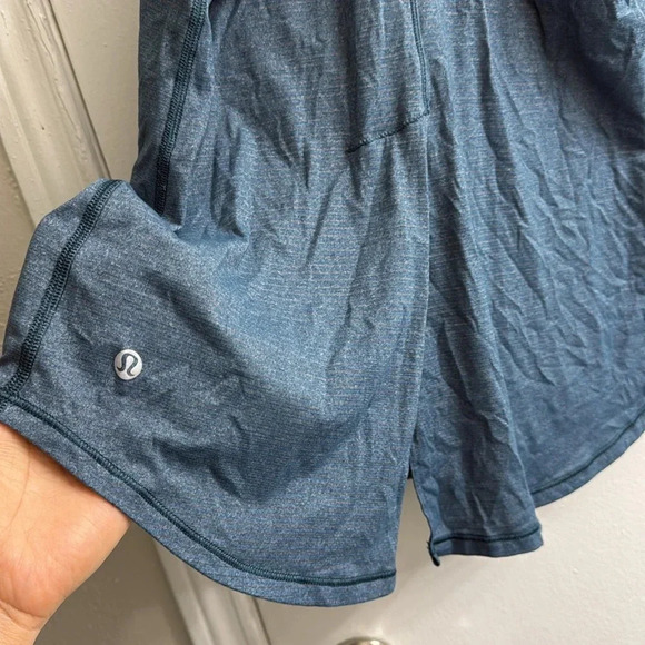 Lululemon Tie It Up Singlet~ Heathered Alberta Lake~ size 6 - Picture 10 of 10